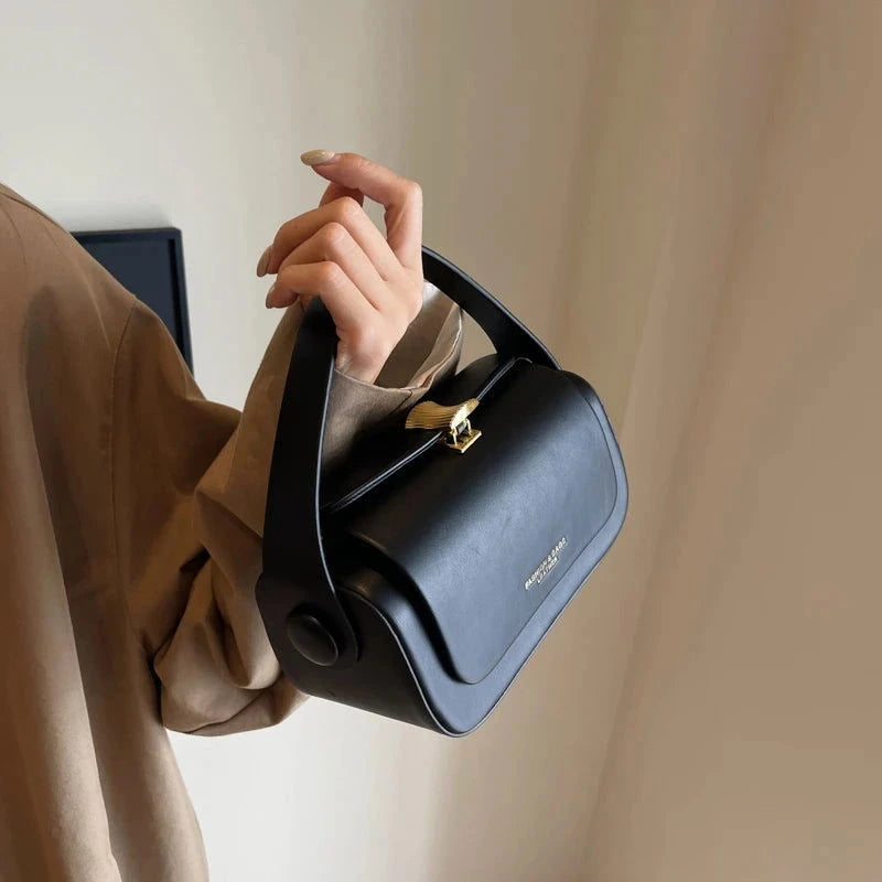Elzaria Shell Clasp Mini Bag - Vellegra