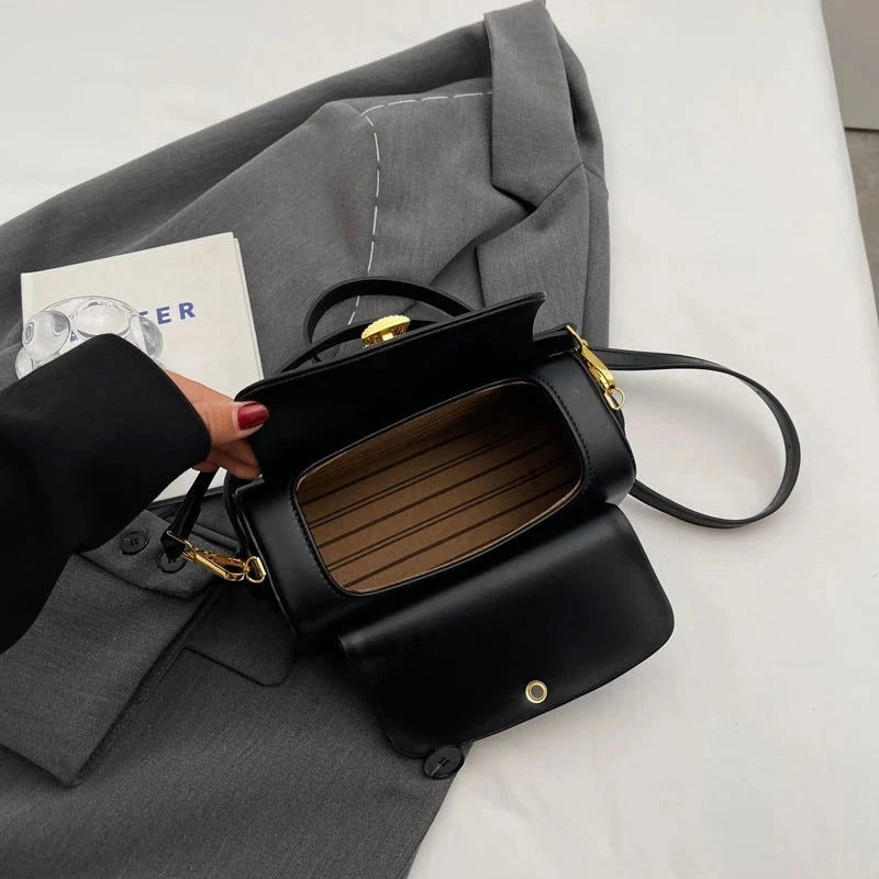 Elzaria Shell Clasp Mini Bag - Vellegra