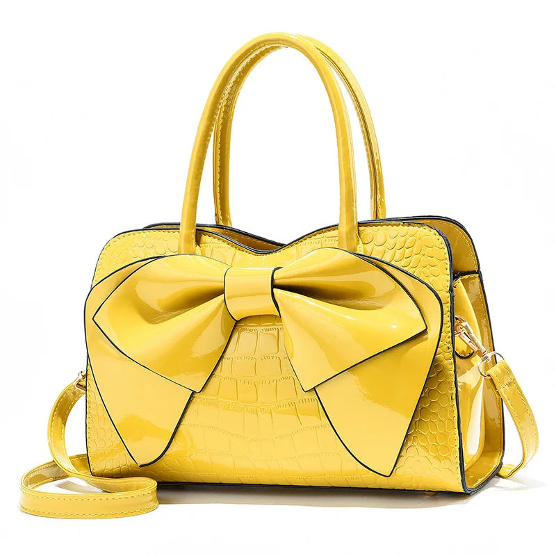 Bellavue Gloss Bow Handbag – Chic Patent Leather Shoulder Bag