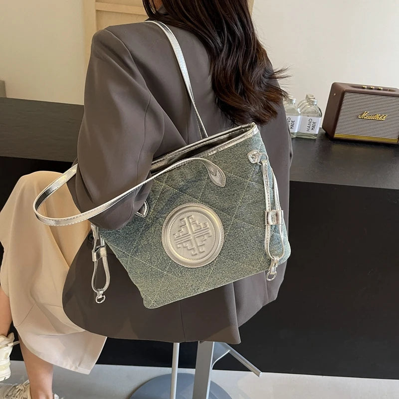 The Eloré Quilted Tote