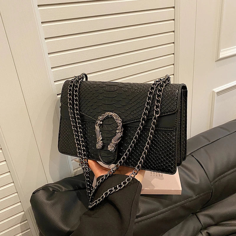 Nerika Serpent Chain Bag