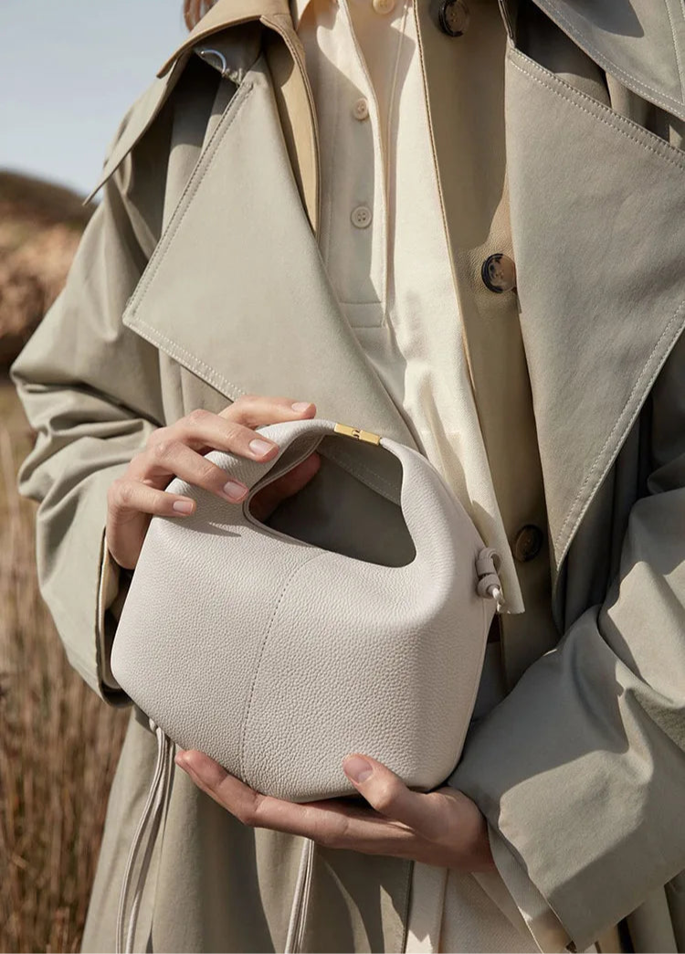 Solenne Curve Bag – Sculpted Shoulder Bag with Soft Minimalist Form