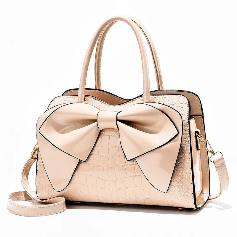 Bellavue Gloss Bow Handbag – Chic Patent Leather Shoulder Bag