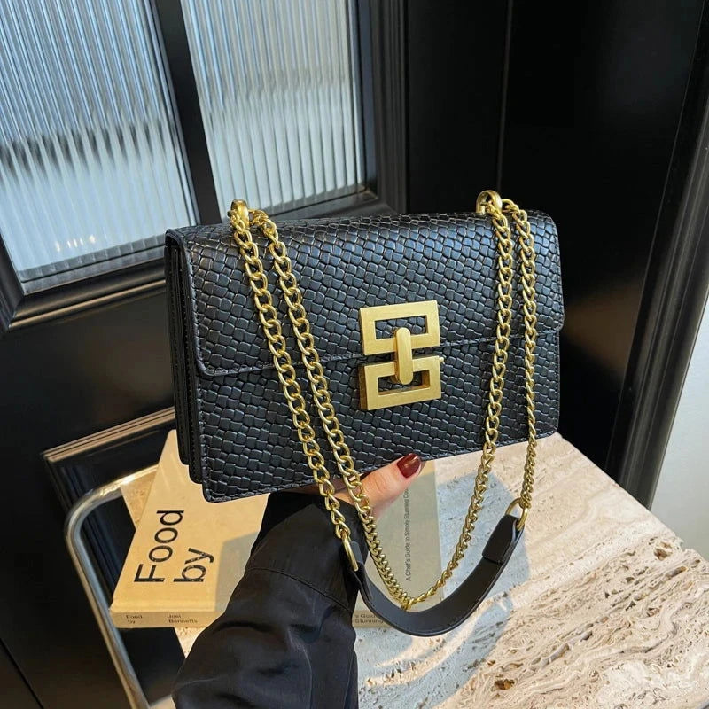 The Celvane Woven Chain Bag - Vellegra