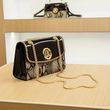 The Kressia Chain Crossbody Bag - Vellegra