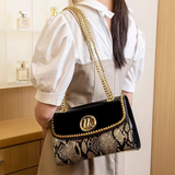 The Kressia Chain Crossbody Bag - Vellegra