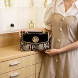 The Kressia Chain Crossbody Bag - Vellegra