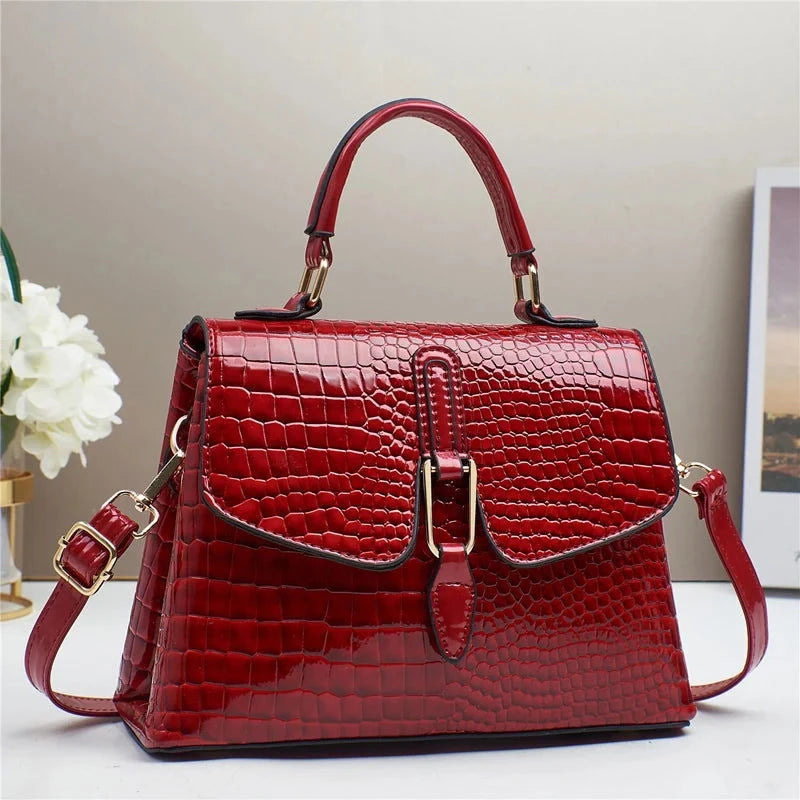 The Lioraque Croco Flap Tote - Vellegra