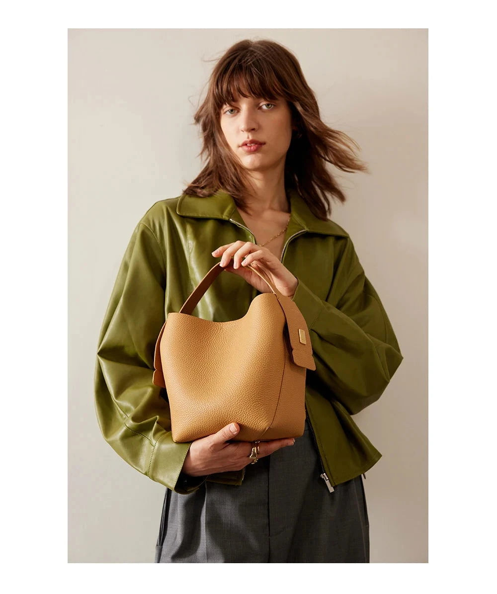 The Solenne Bucket Bag - Vellegra